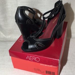 Aerosoles black platform sandals